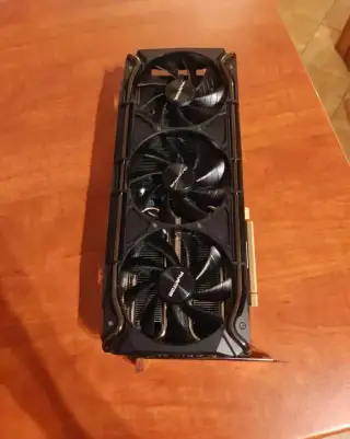 Herní grafiku Gainward RTX 3070 Ti Phantom + zdroj