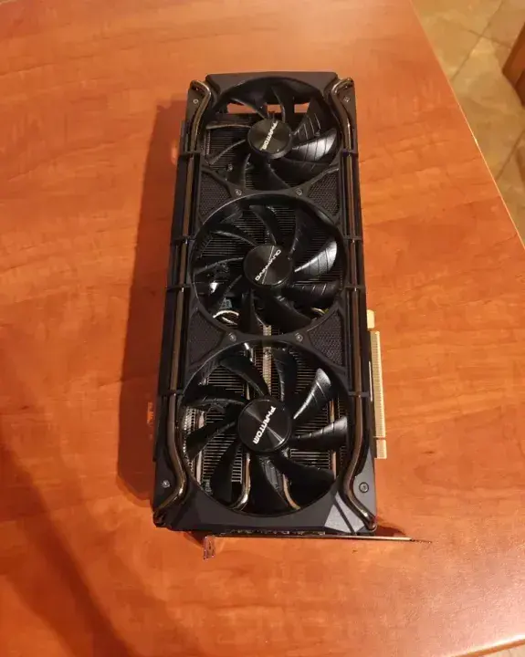 Herní grafiku Gainward RTX 3070 Ti Phantom + zdroj