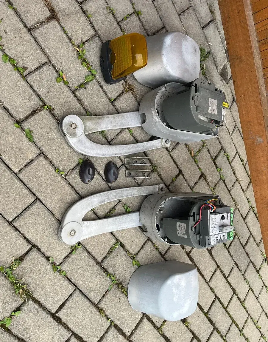 Pohon křídlové brány NICE