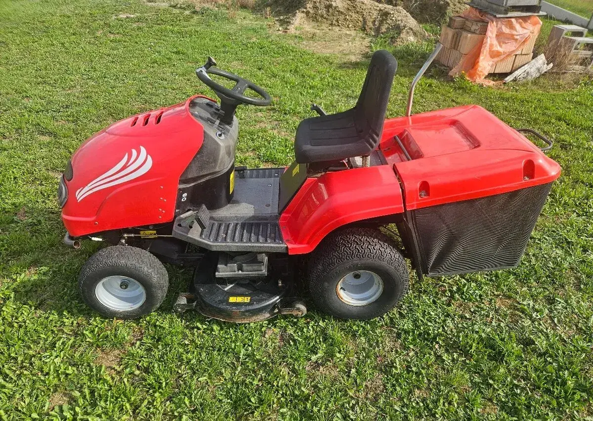 Zahradní traktor AGS AJ 102, hydro, dvouválec