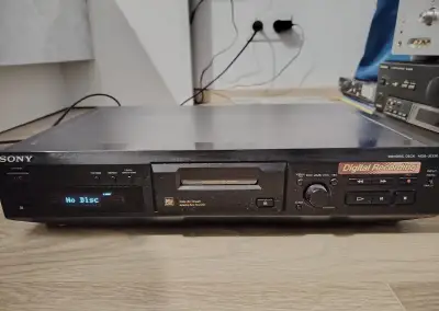 Sony MDS-JE330 – stolní MiniDisc přehrávač a rekordér
