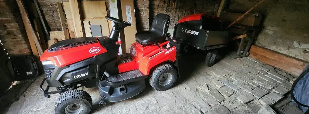 Zahradni sekaci traktor Brill LTB 86H