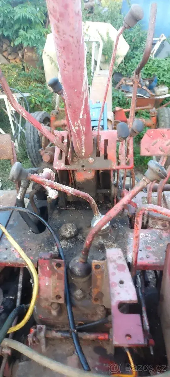Traktor rs-09 bez motoru