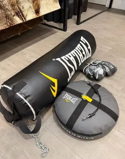Boxovací pytel EVERLAST 36 kg + VENUM rukavice