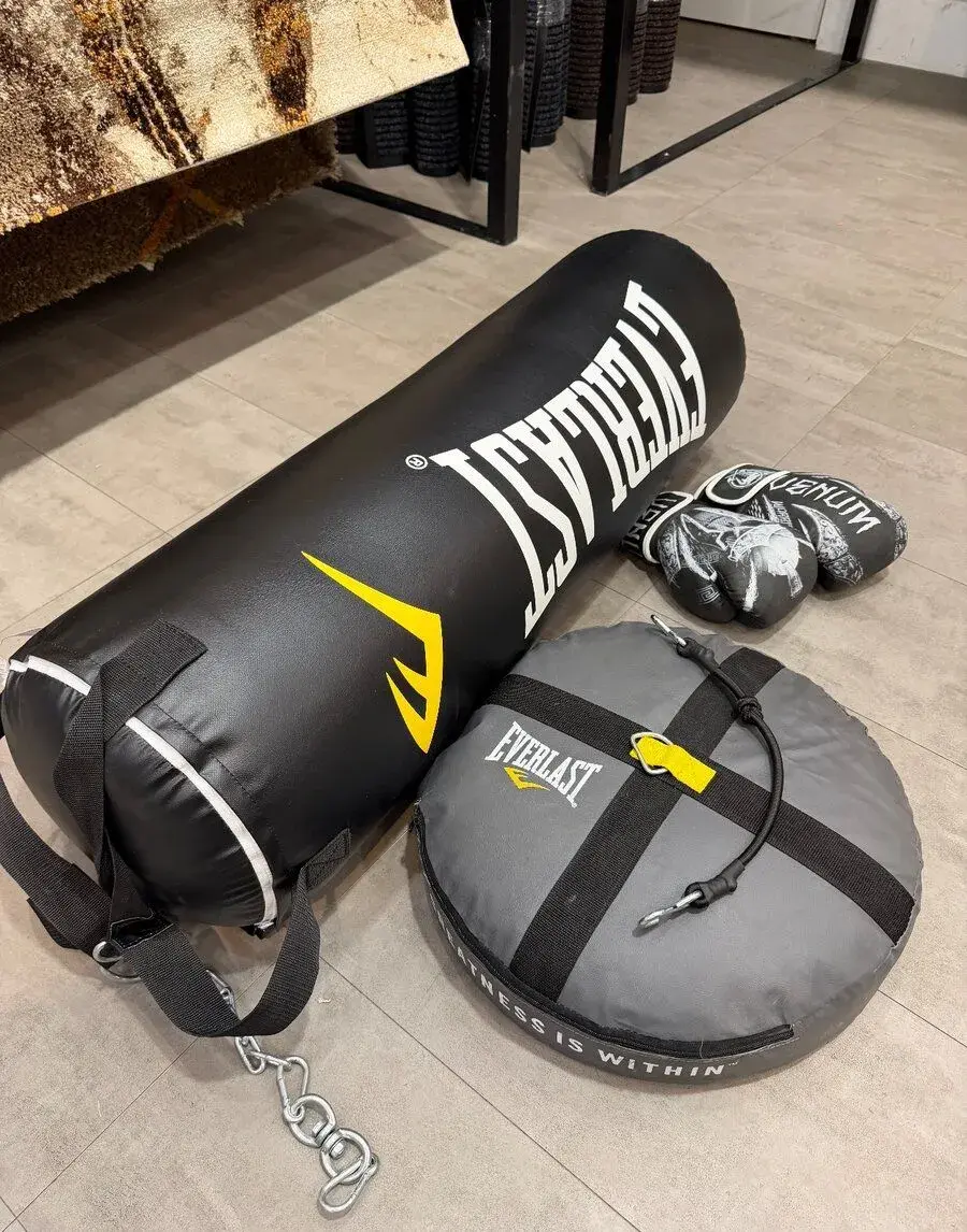 Boxovací pytel EVERLAST 36 kg + VENUM rukavice