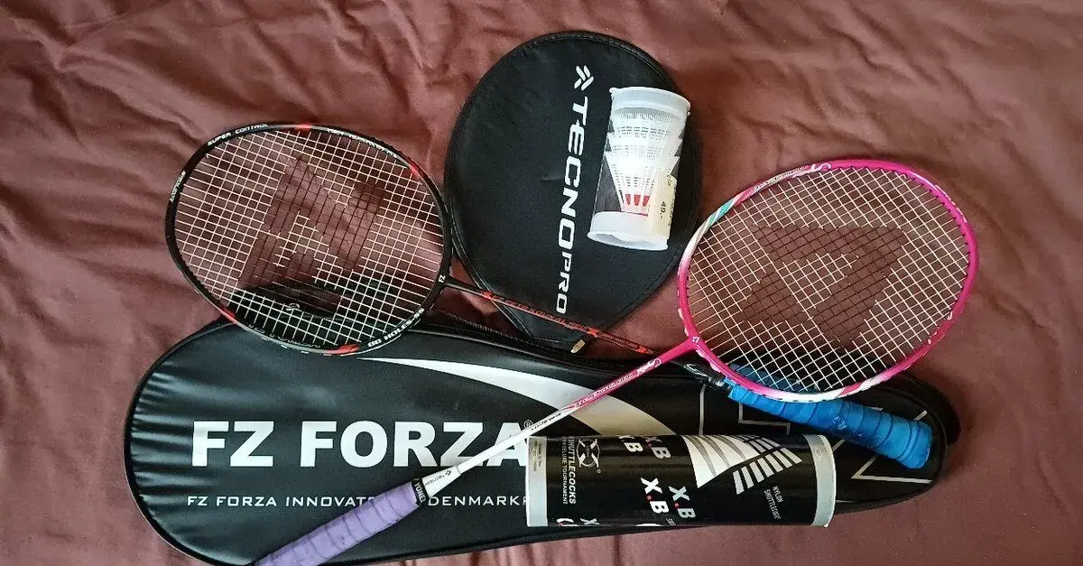 2 rakety na badminton