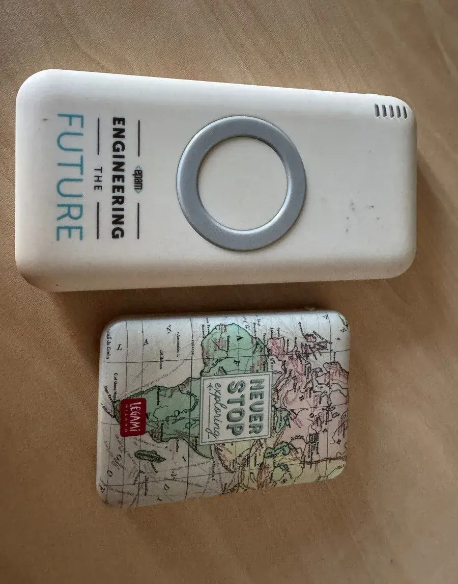 2 powerbanky: 5000 mAh a 6000 mAh