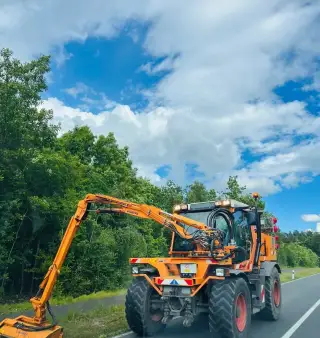 Komulni nosič Fendt Xylon -příkopové rameno