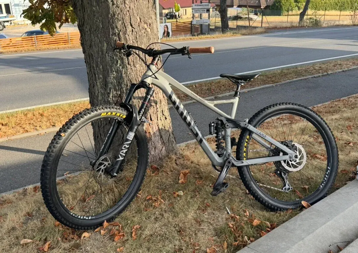 Ghost slamr 2.7 AL 7075. 27,5