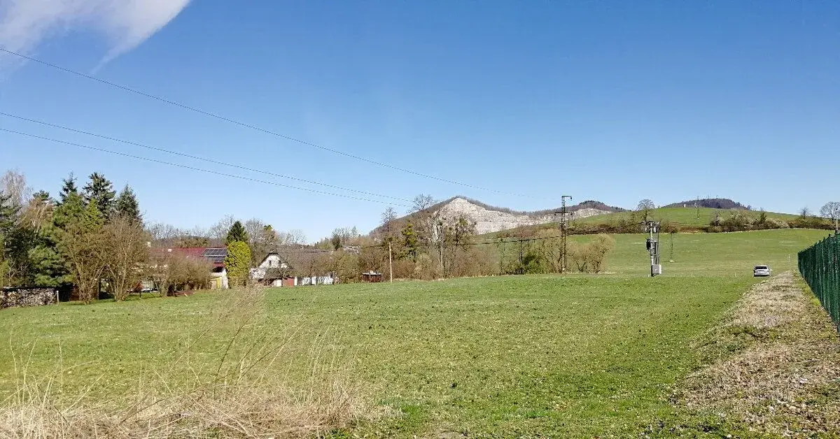 Ženklava-pozemky pro bydlení (1640 m2)