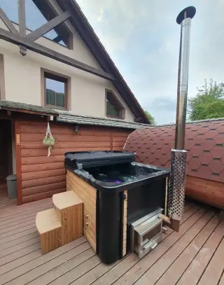 Hranatá akrylátová vířivka ECO Mini
