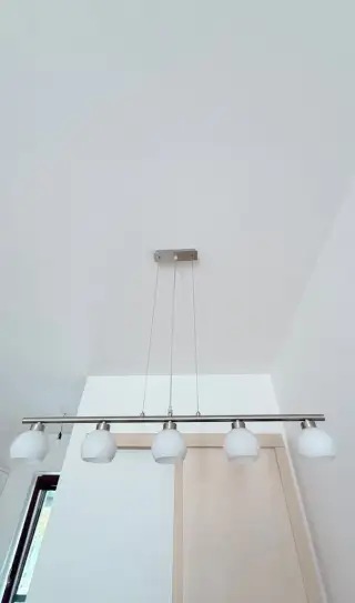 Lampa nad jídelní stůl