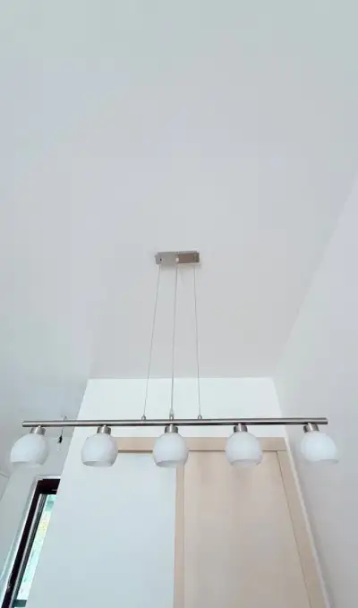 Lampa nad jídelní stůl
