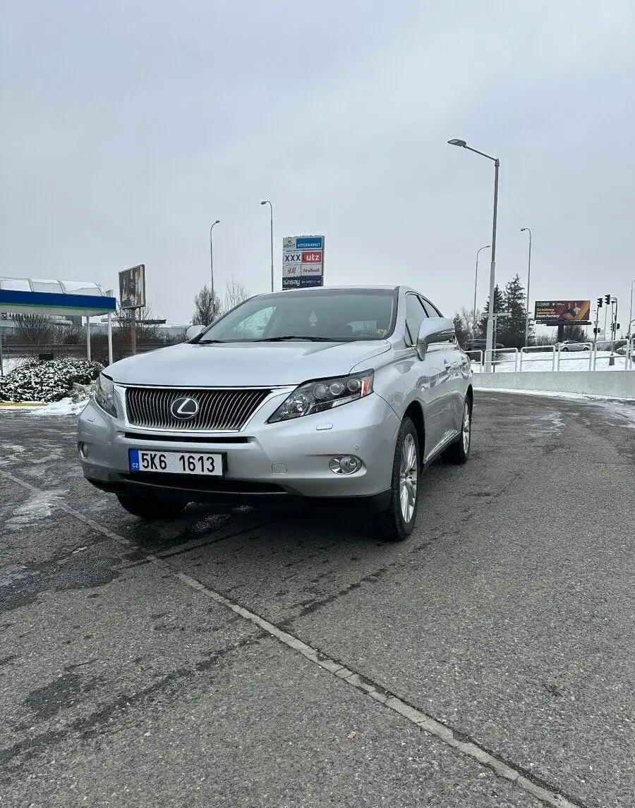 Lexus – 2011, 100 km