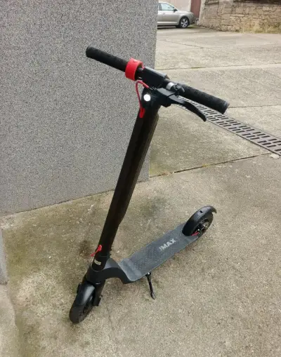 Elektrokoloběžka UMAX citi racer 36