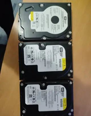 HDD 250 Gb - 3 ks