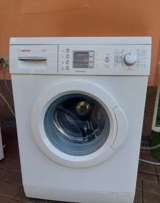 Pračka Bosch WLX20462BY. Úzká 45 cm. energ. třída A-10%