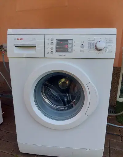 Pračka Bosch WLX20462BY. Úzká 45 cm. energ. třída A-10%