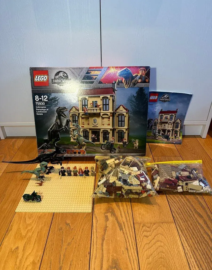 lego Jurassic World 75930