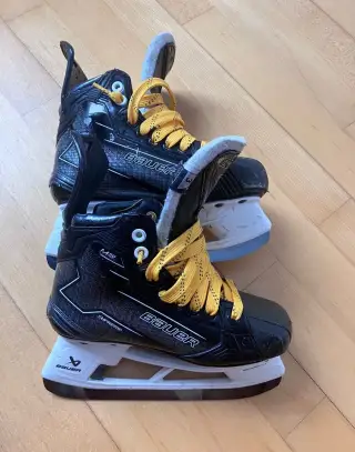 Hokejové brusle Bauer M50 pro, velikost 3.0