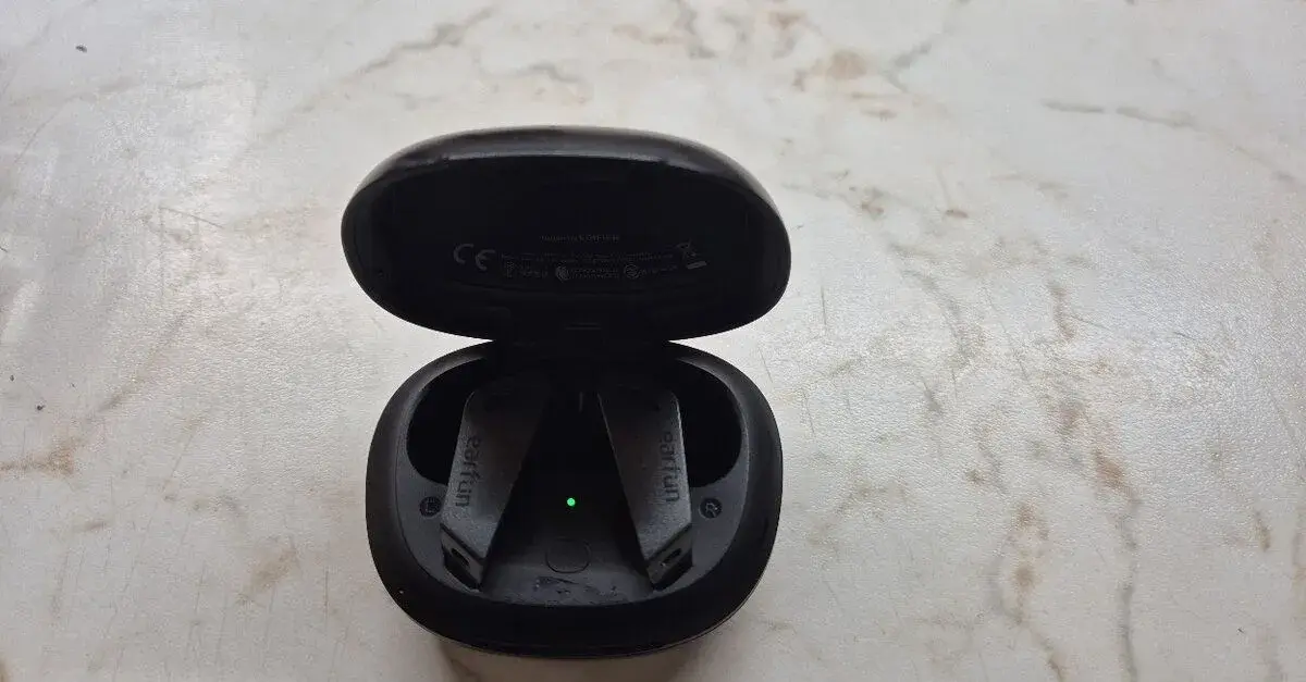 Sluchátka EarFun Air Pro 2
