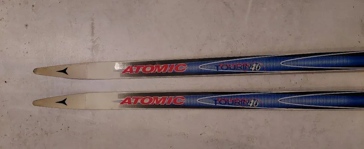 Nové běžky Atomic délky 175 cm, s vázáním