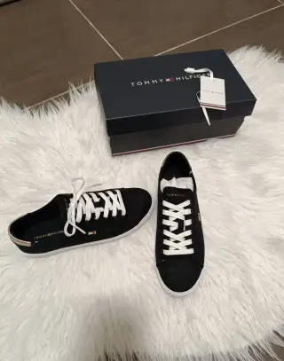 Plátěné boty Tommy Hilfiger