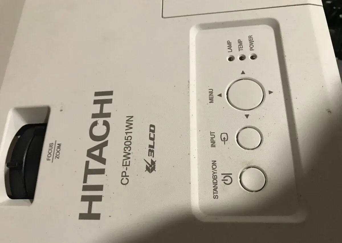 Hitachi projektor