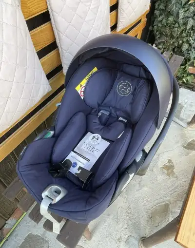 Autosedačka CYBEX včetně základny