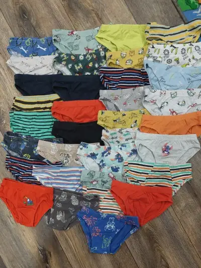 Slipy 34ks pro dítě různé velikosti kolem 2-5 let