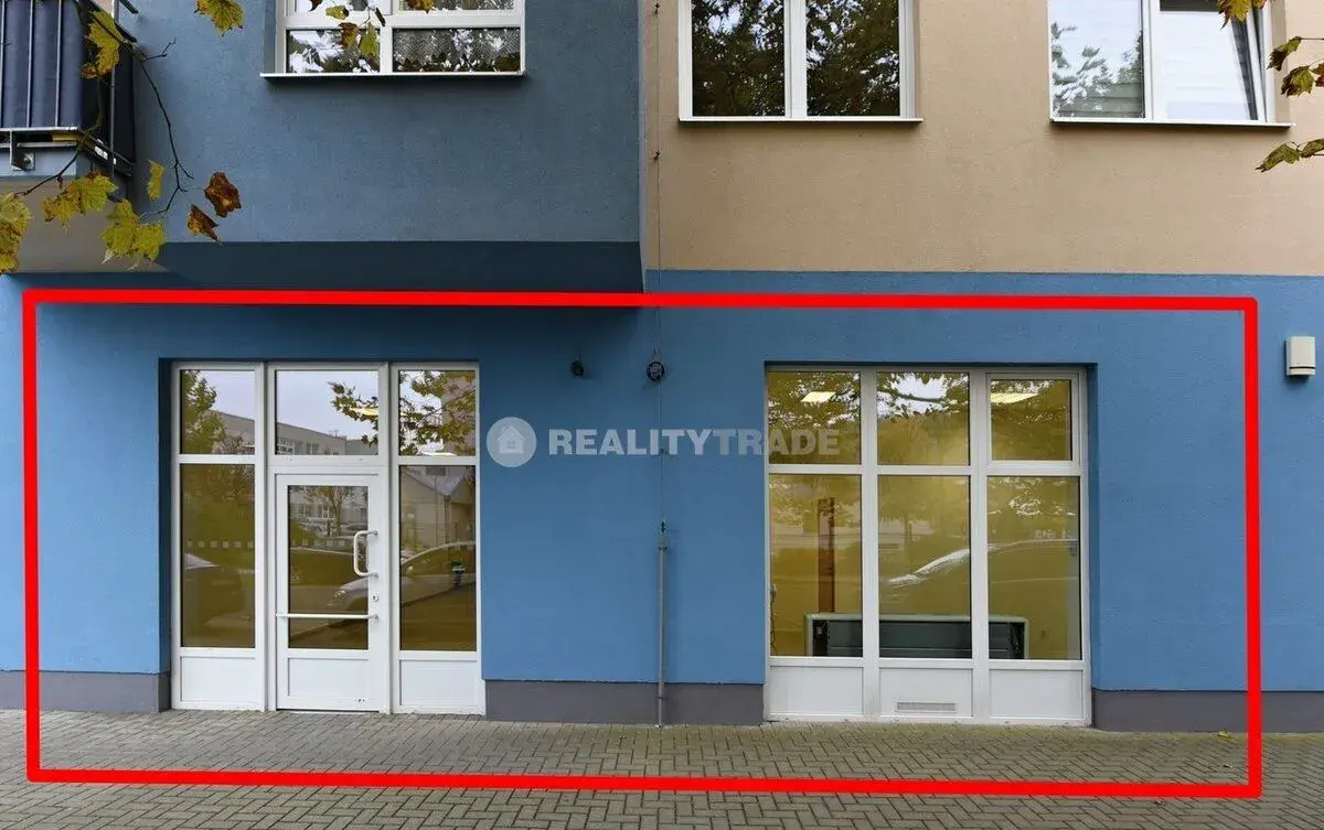 PRONÁJEM OBCHODNÍHO PROSTORU 120,38 M2, JEZERNÍ 1394, STRAKO