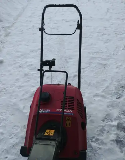 Sněžná fréza Honda