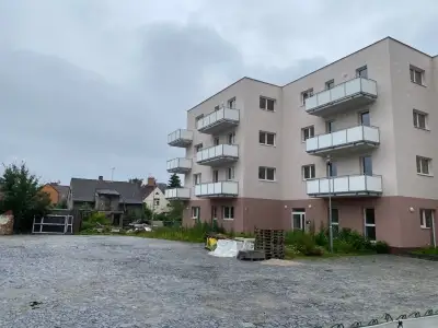 Pronájem moderní byt 2kk 61 m² se dvěma balkony a parkováním