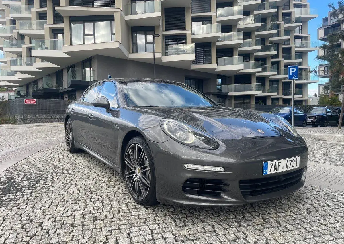 Porsche PANAMERA – 2015, 265 000 km