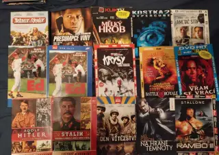 DVD akční / válečné / horory / komedie (15 ks)