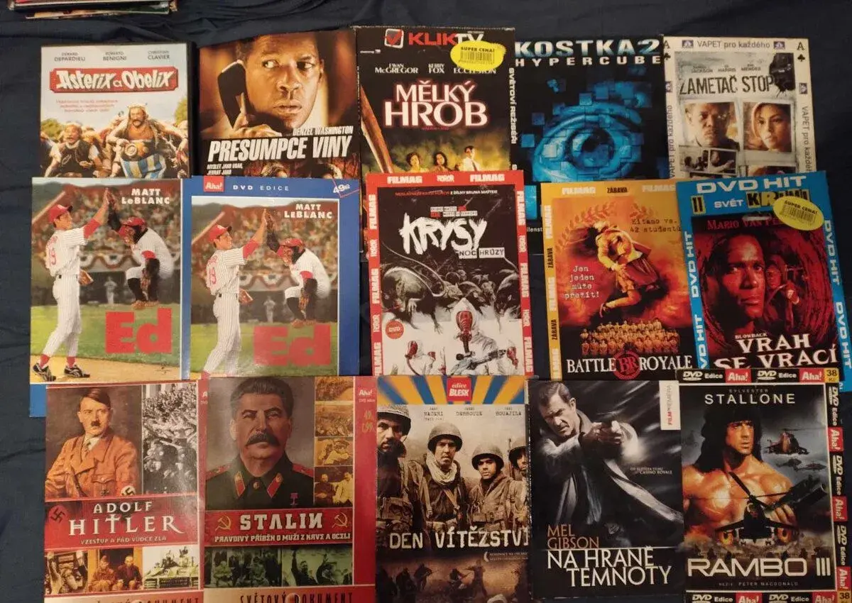 DVD akční / válečné / horory / komedie (15 ks)