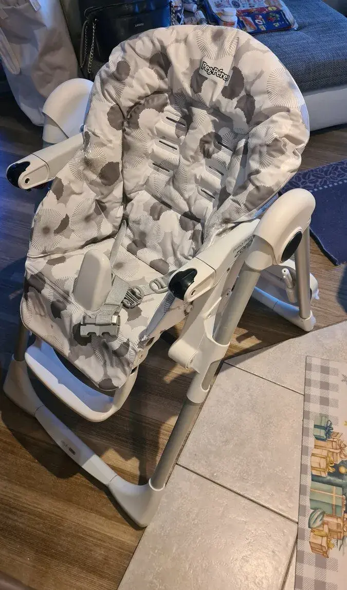Jídelní sedačka peg perego