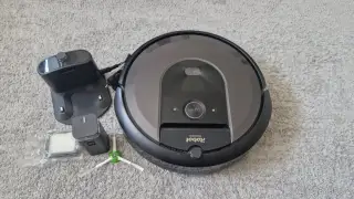 iRobot Roomba i7