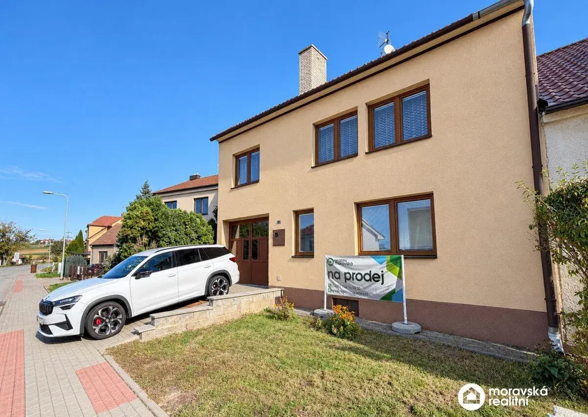 Rodinný dům 5+1 s nekonečným průjezdem a velkým potenciálem