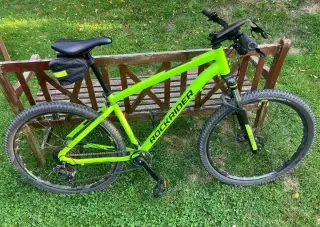 Kolo Rockrider ST530 zelené