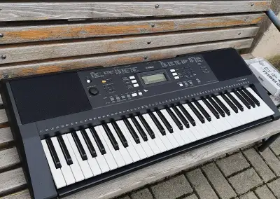 YAMAHA PSR e343+pedál, v perfekt.stavu
