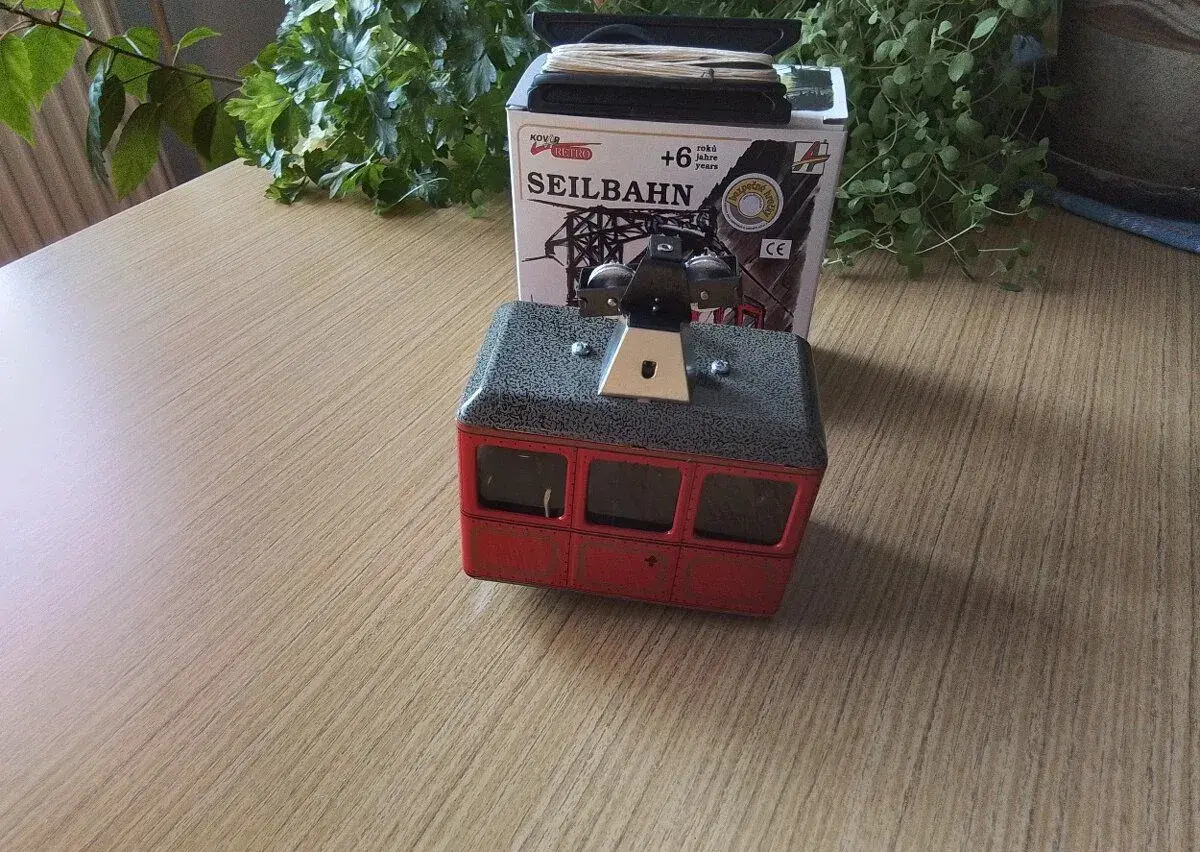 KOVAP Lanovka na klíček - Funkční technický model - NOVÁ / N