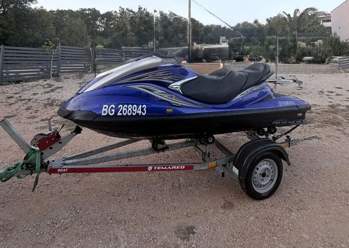 Yamaha Waverunner FX Cruiser