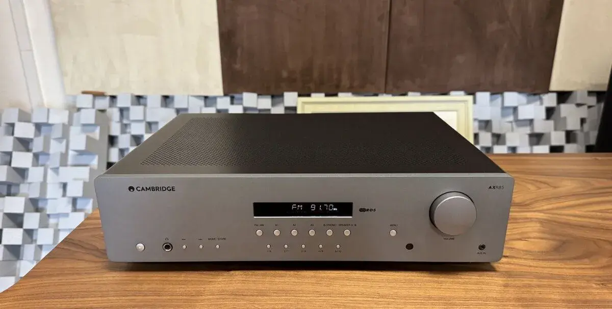 Cambridge Audio AXR85 - kvalitní stereo receiver