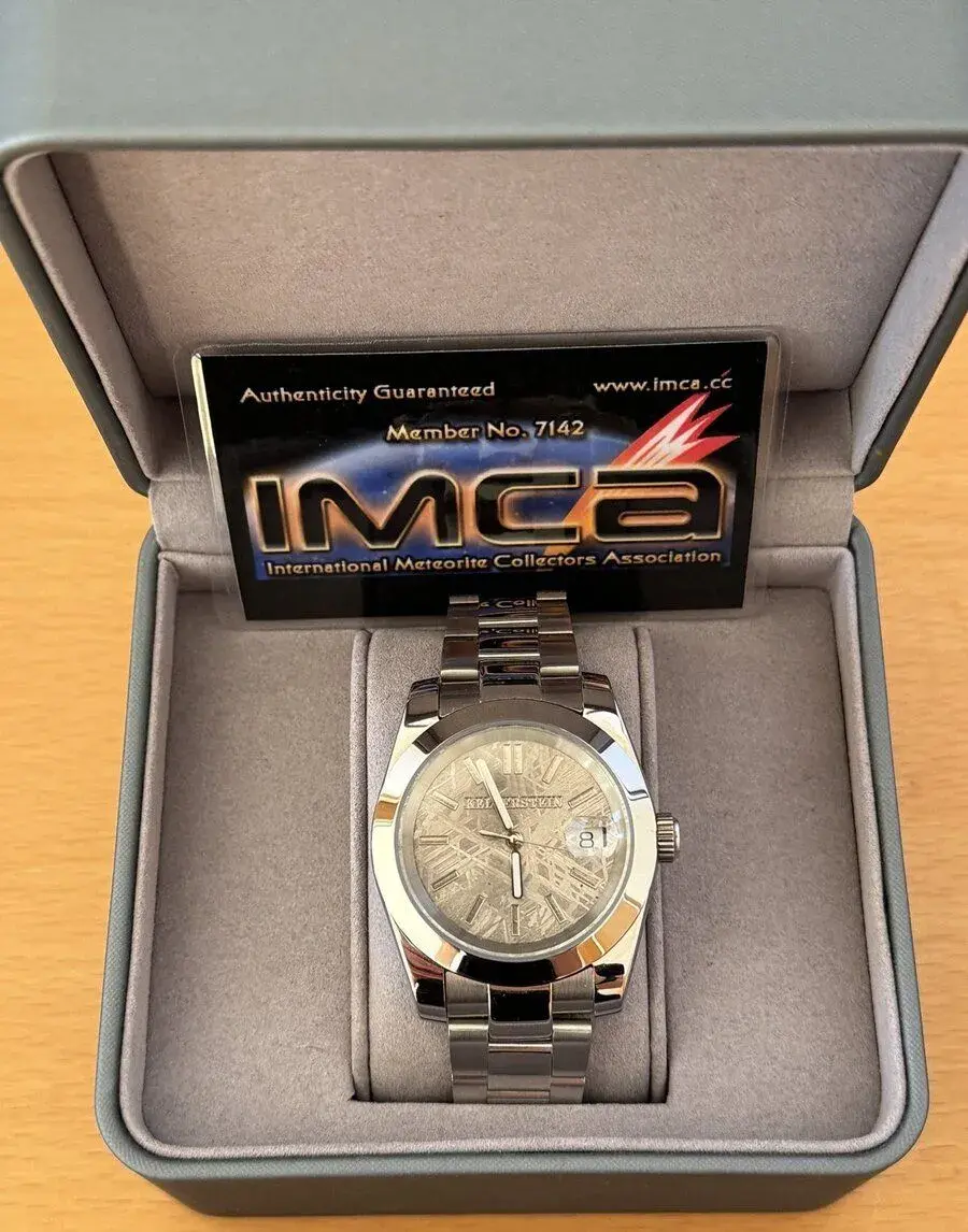 Hodinky s ciferníkem z meteoritu Muonionalusta, 39 mm