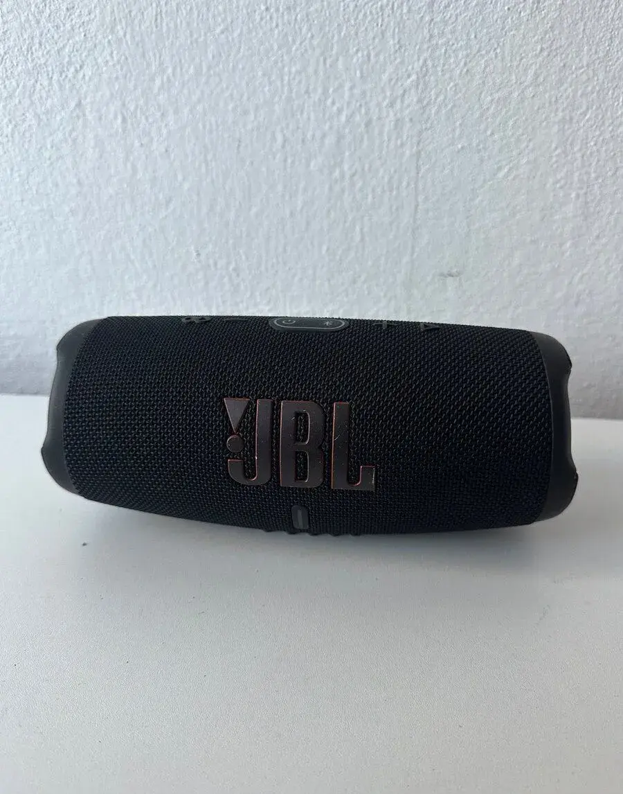 Reproduktor jbl