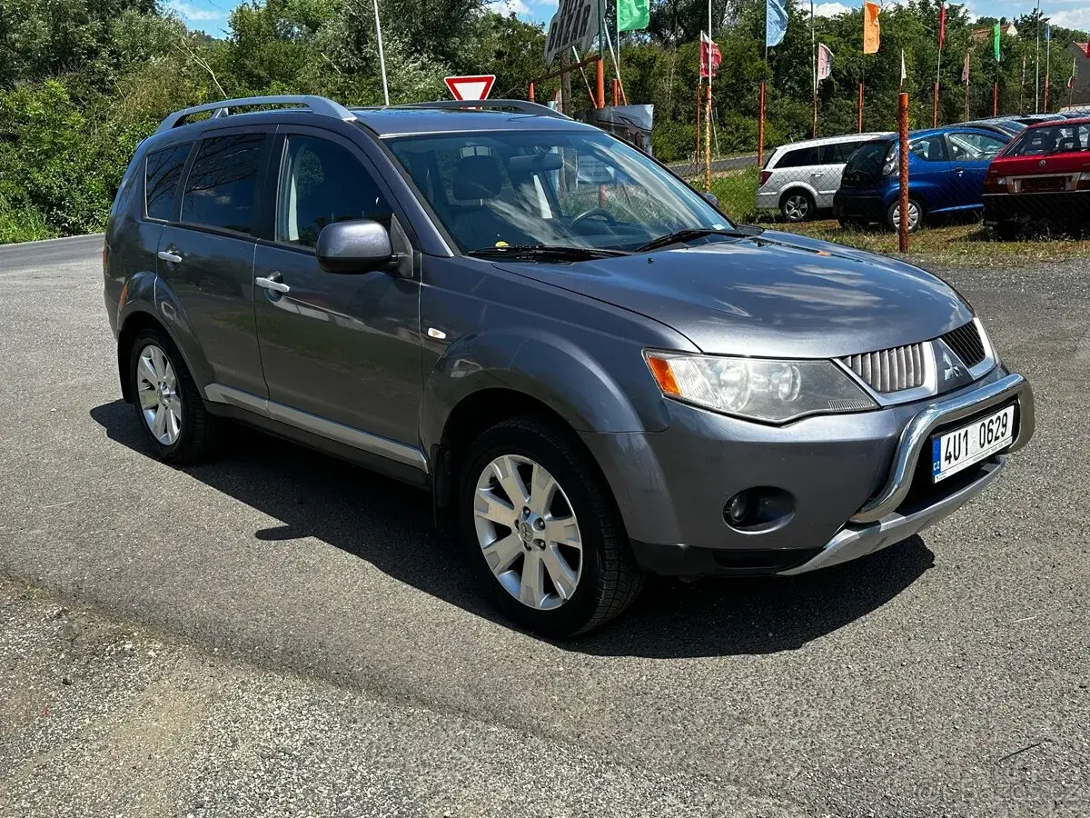 Mitsubishi Outlander – 2020, 316 000 km