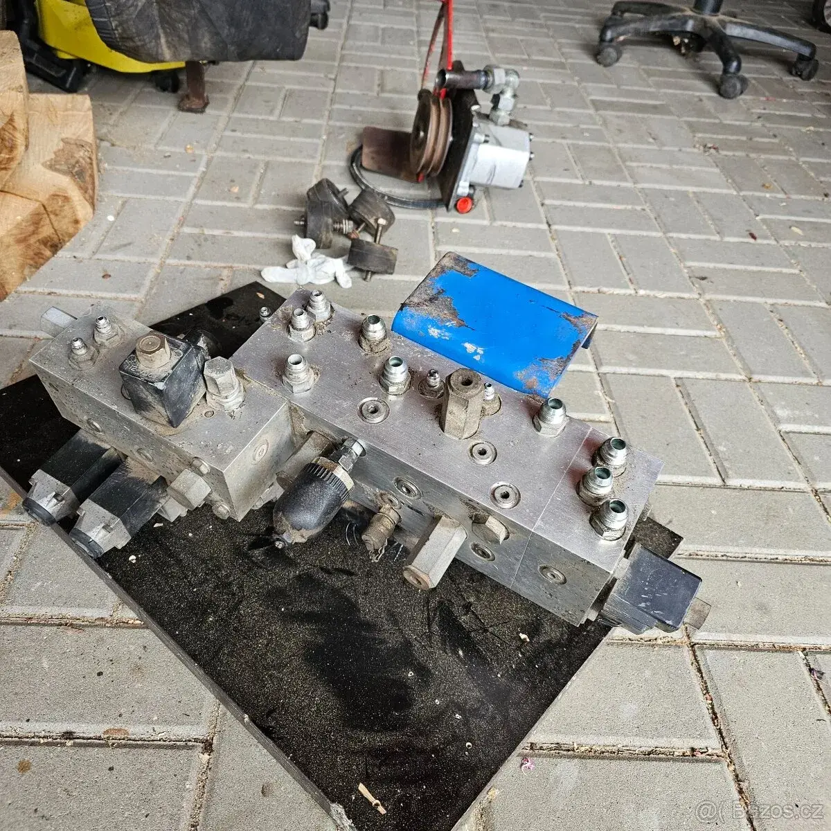 Hydraulické čerpadlo + elektrický hydraulický rozdělovač