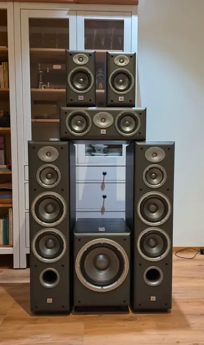 domácí kino 5.1 JBL 80 + JBL E20 + JBL EC25 + JBL E150P
