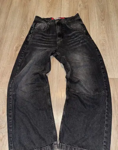 Baggy jeans colossus